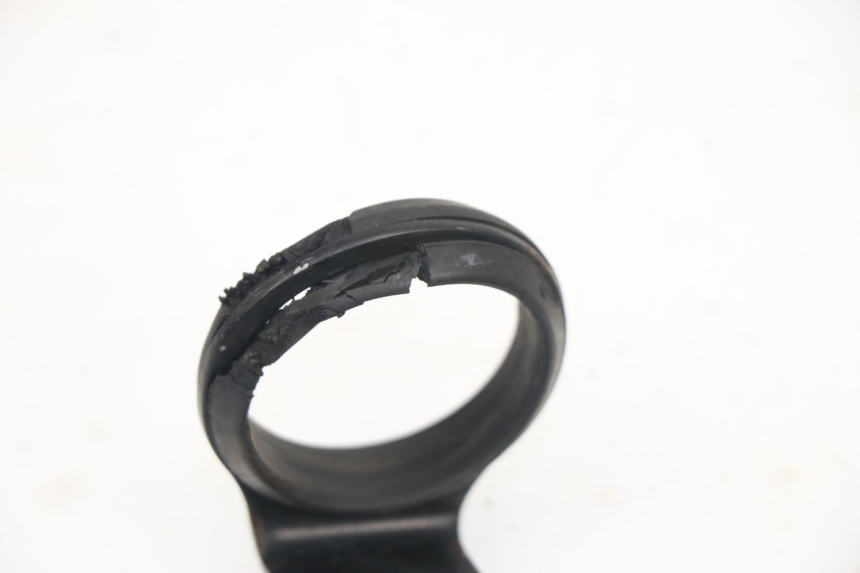 photo de FARO SOPORTES SUZUKI DR DJEBEL 600 (1985 - 1990) - Detalle de la pieza