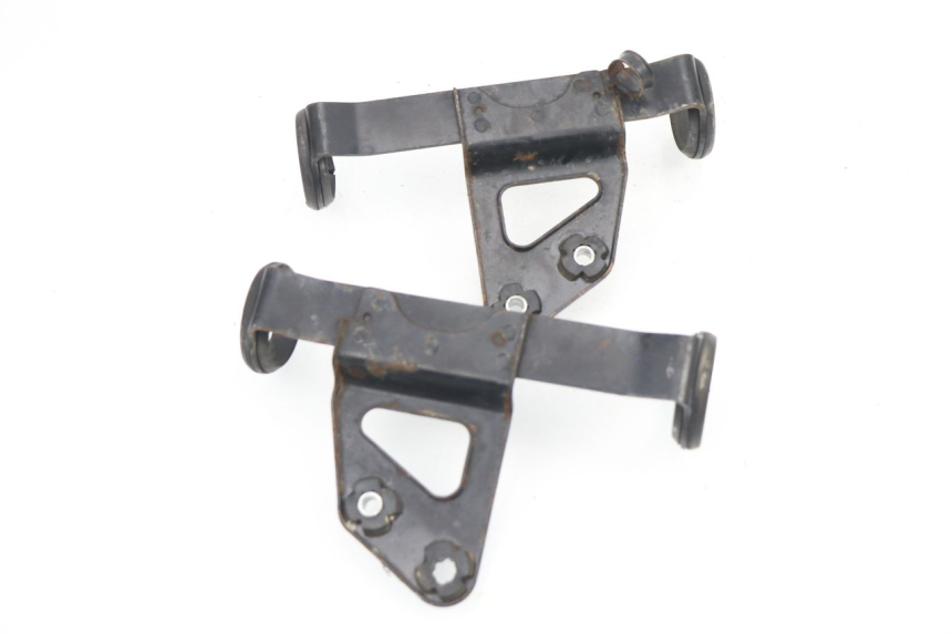 photo de FARO SOPORTES SUZUKI DR DJEBEL 600 (1985 - 1990) - Detalles de los puntos de fijación