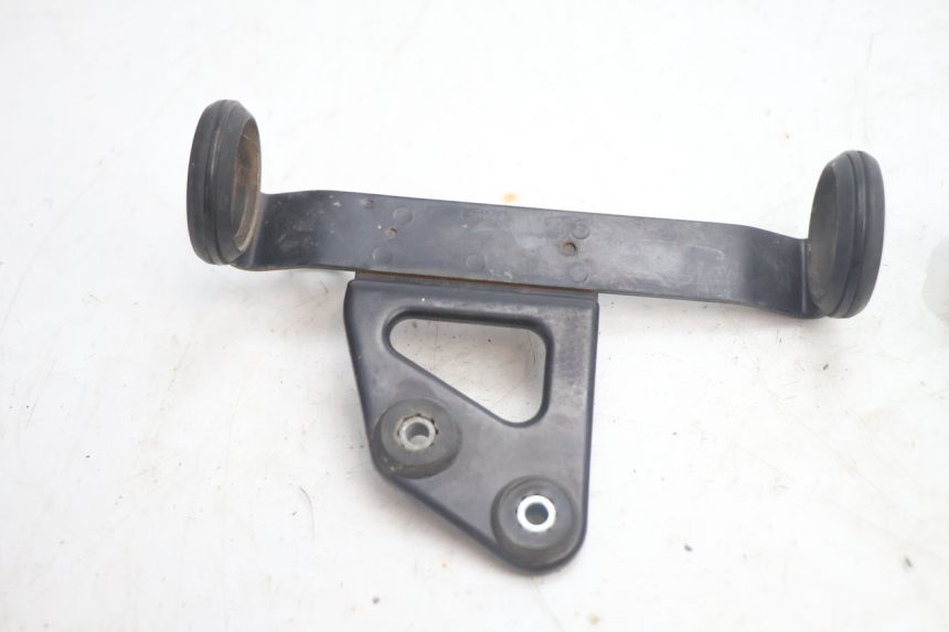 photo de FARO SOPORTES SUZUKI DR S 600 (1985 - 1989) - Detalle de la pieza