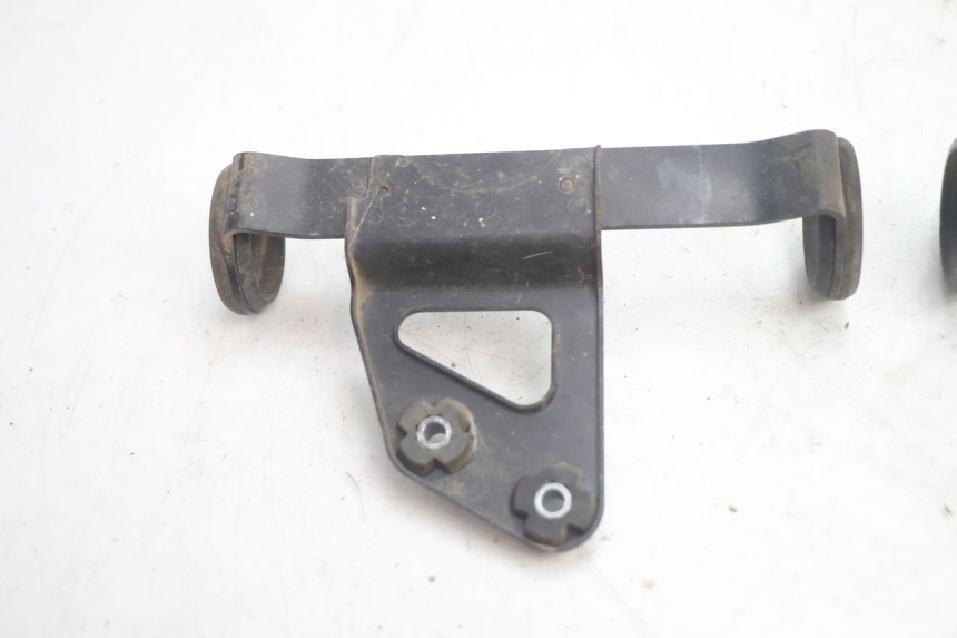 photo de FARO SOPORTES SUZUKI DR S 600 (1985 - 1989) - Primer plano técnico