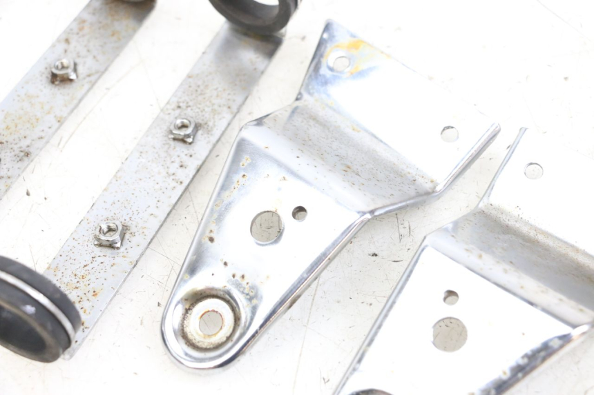 photo de FARO SOPORTES HYOSUNG GF 125 (2001 - 2005) - Detalles de los puntos de fijación