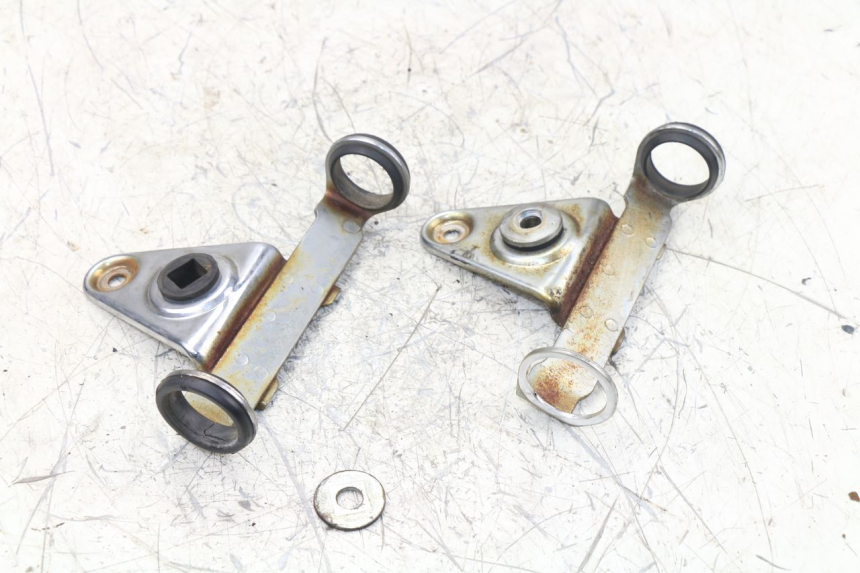 photo de FARO SOPORTES SUZUKI GN 125 (1997 - 2000) - Detalle de la pieza