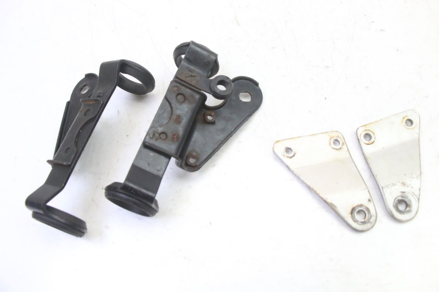 photo de FARO SOPORTES SUZUKI GS GSE 500 (2001 - 2003) - Detalle de la pieza