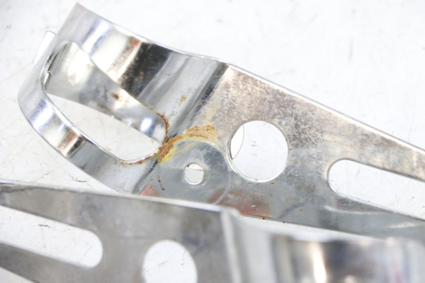 photo de FARO SOPORTES SUZUKI GSF N BANDIT 600 (1996 - 1999) - Detalles de los puntos de fijación