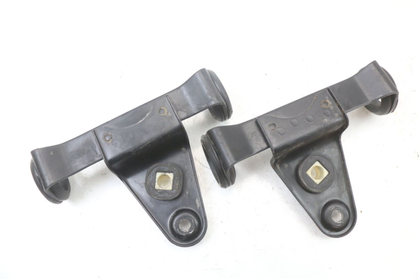 photo de FARO SOPORTES SUZUKI GSX E 250 (1982 - 1983) - Otra perspectiva