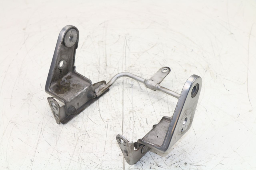 photo de FARO SOPORTES KAWASAKI ZEPHYR 550 (1991 - 1998) - Otra perspectiva