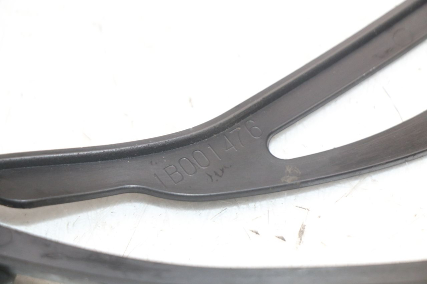 photo de FARO SOPORTES PIAGGIO MP3 HPE 350 (2018 - 2020) - Primer plano técnico