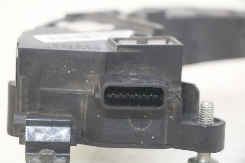 photo de PEDAL ACELERADOR RENAULT TWIZY 45 (2012 - 2019) - Zoom estado de uso