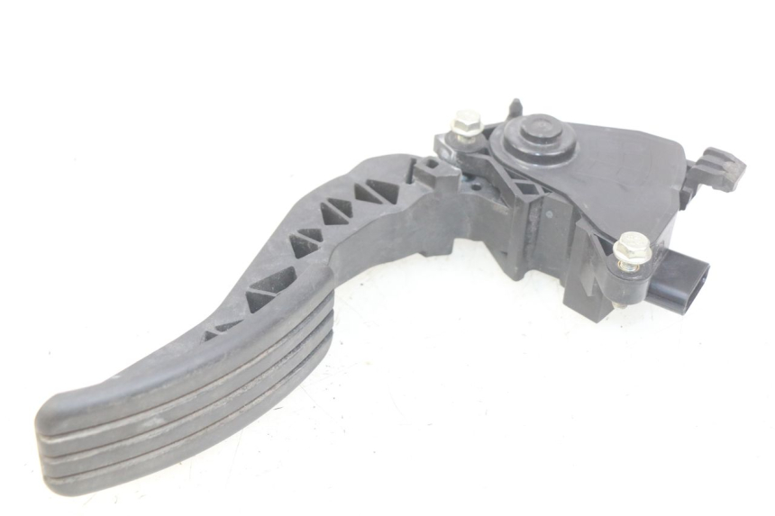 photo de PEDAL ACELERADOR RENAULT TWIZY 45 (2012 - 2019) - Primer plano técnico