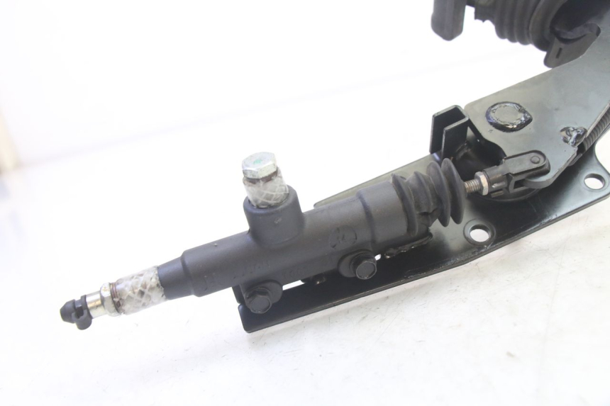 photo de PEDAL FRENO QUADRO 4 4D 350 (2015 - 2018) - Detalle de la pieza
