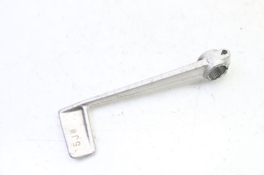 photo de PEDAL DE FRENO YAMAHA FJR ABS 1300 (2006 - 2012) - Primer plano técnico