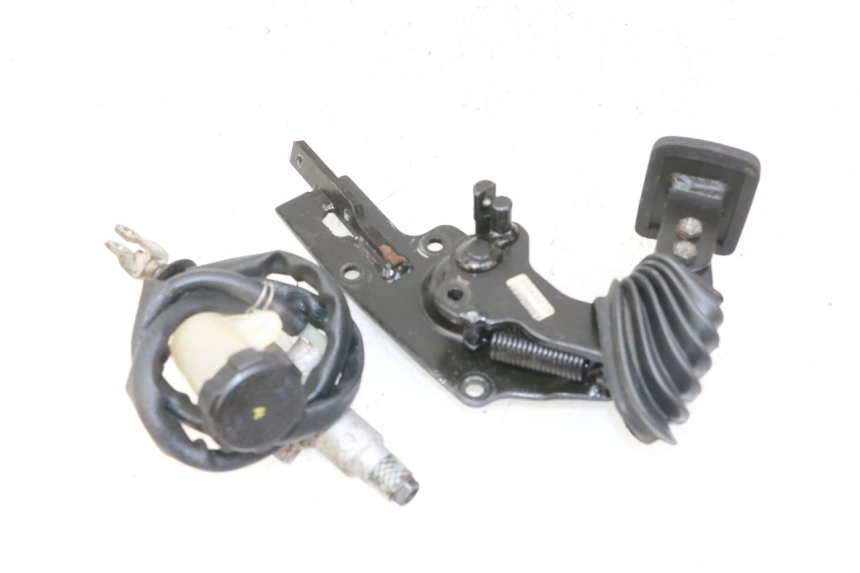 photo de PEDAL FRENO PIAGGIO IE MP3 YOURBAN 300 (2011 - 2016) - Detalle de la pieza