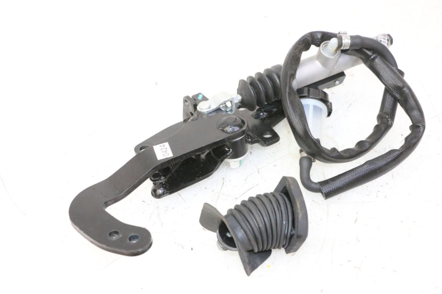 photo de PEDAL FRENO PIAGGIO MP3 HPE 310 (2024 - 2025) - Detalles de los puntos de fijación