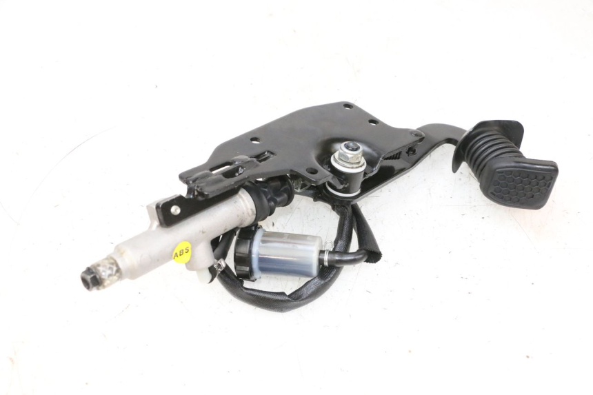 photo de PEDAL FRENO PIAGGIO MP3 HPE 300 (2019 - 2026) - Primer plano técnico