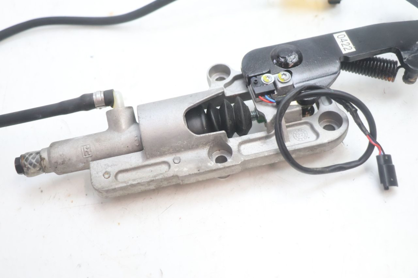 photo de PEDAL FRENO PIAGGIO MP3 HPE 530 (2022 - 2026) - Estado de la superficie y material