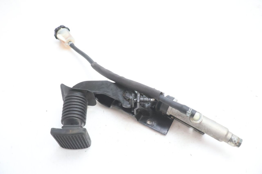 photo de PEDAL DE FRENO PIAGGIO MP3 LT 300 (2010 - 2016) - Estado de la superficie y material