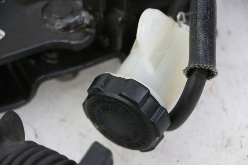 photo de PEDAL FRENO PIAGGIO MP3 500 (2014 - 2017) - Primer plano técnico