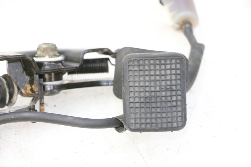 photo de PEDAL DE FRENO PIAGGIO MP3 RL 250 (2006 - 2010) - Detalles de los puntos de fijación