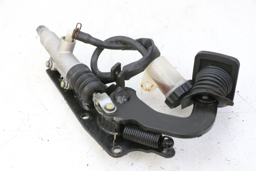 photo de PEDAL FRENO PIAGGIO MP3 500 (2011 - 2015) - Primer plano técnico