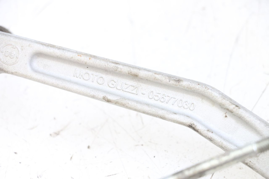 photo de PEDAL FRENO MOTO GUZZI NORGE 8V GT 1200 (2011 - 2016) - Primer plano técnico