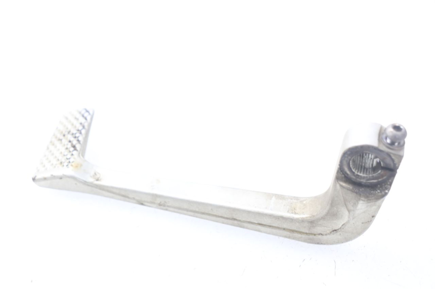 photo de PEDAL DE FRENO YAMAHA TDM ABS 900 (2002 - 2014) - Primer plano técnico