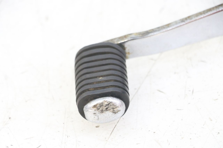 photo de PEDAL DE FRENO YAMAHA FZS FAZER 600 (2001 - 2003) - Primer plano técnico