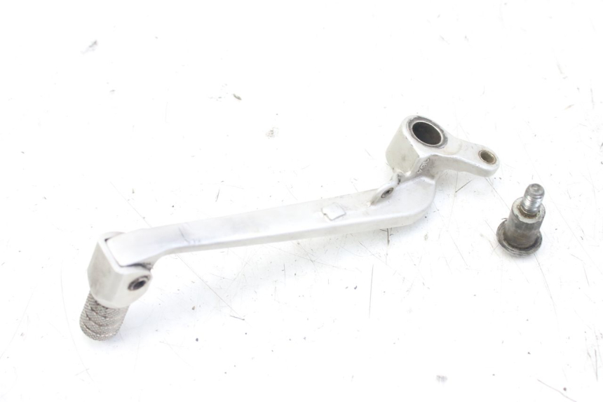 photo de PEDAL DE FRENO YAMAHA YZF R1 1000 (2007 - 2008) - Primer plano técnico