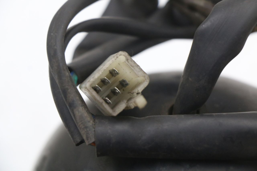 photo de FARO DELANTERO KYMCO AGILITY CARRY 50 (2011 - 2020) - Detalles de los puntos de fijación