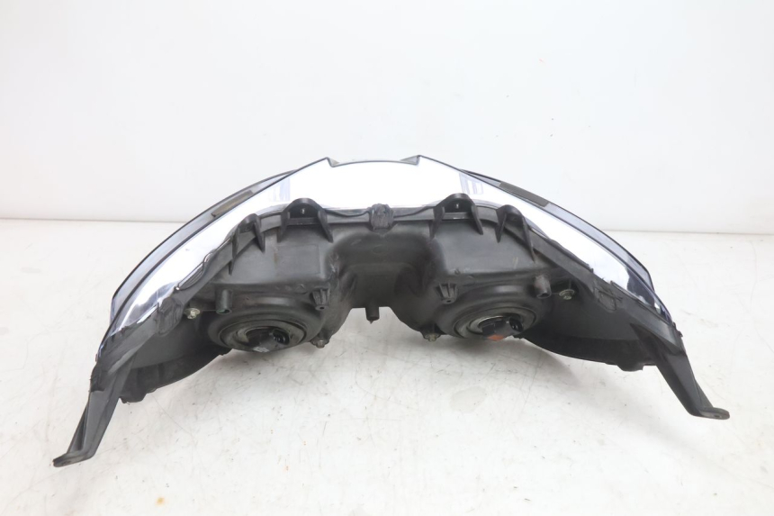 photo de FARO DELANTERO APRILIA ATLANTIC S 125 (2010 - 2013) - Primer plano técnico