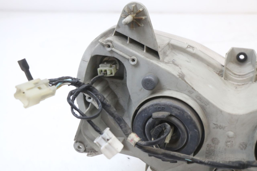 photo de FARO DELANTERO SUZUKI BURGMAN 125 (2007 - 2014) - Detalles de los puntos de fijación