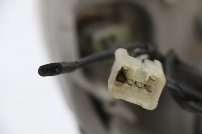 photo de FARO DELANTERO SUZUKI BURGMAN 125 (2007 - 2014) - Estado de la superficie y material