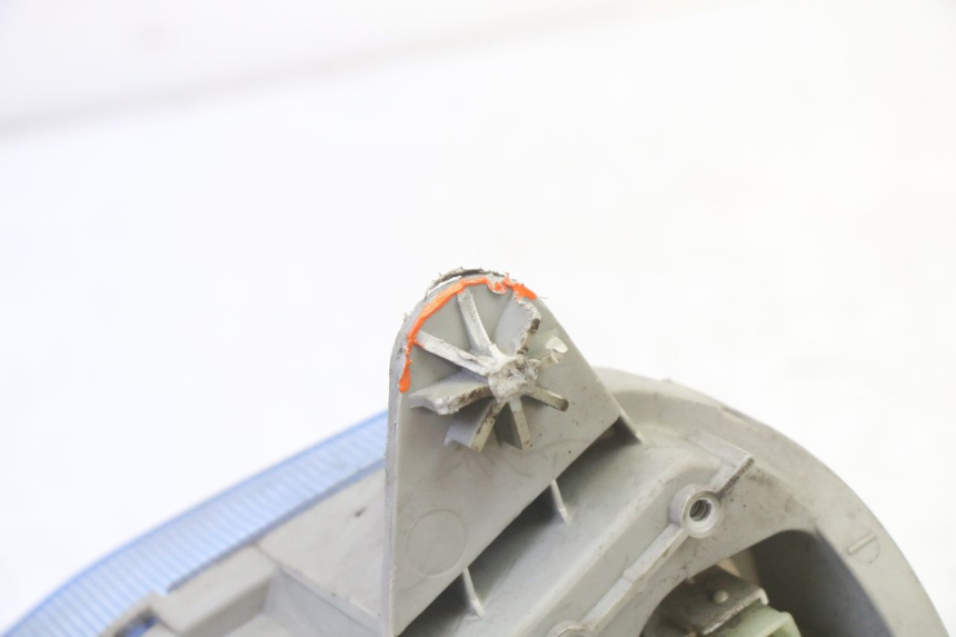 photo de FARO DELANTERO SUZUKI BURGMAN 125 (2007 - 2014) - Estado de la superficie y material