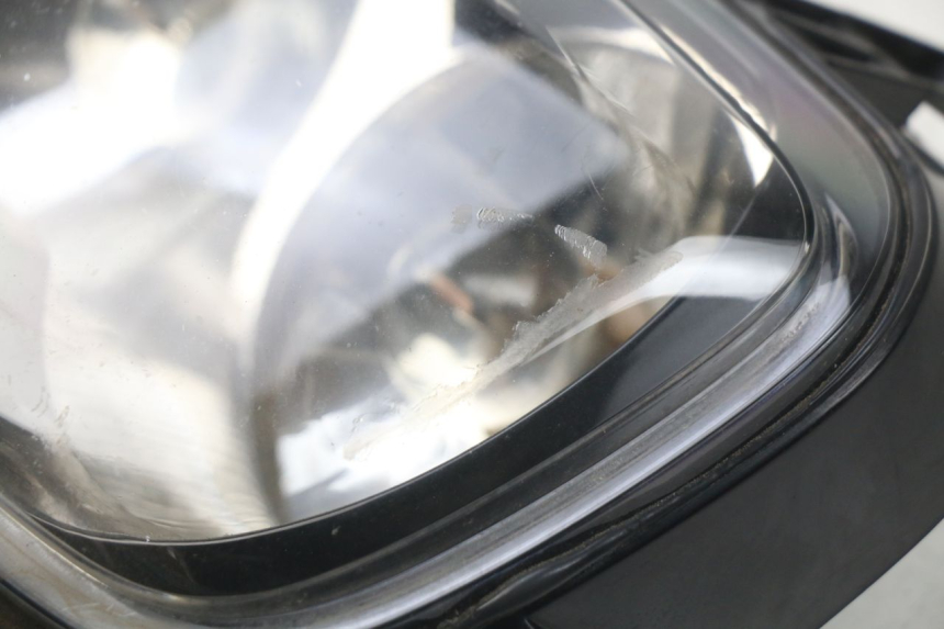 photo de FARO DELANTERO YAMAHA BW'S 50 (2004 - 2017) - Estado de la superficie y material