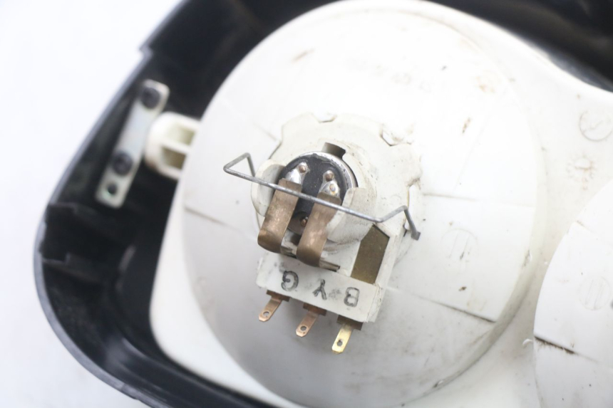 photo de FARO DELANTERO YAMAHA BW'S 50 (2004 - 2017) - Detalles de los puntos de fijación