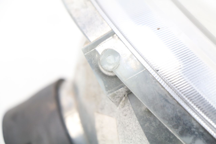 photo de FARO DELANTERO YAMAHA BW'S BWS 125 (2010 - 2013) - Detalles de los puntos de fijación