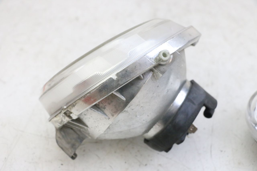 photo de FARO DELANTERO YAMAHA BW'S BWS 125 (2010 - 2013) - Primer plano técnico