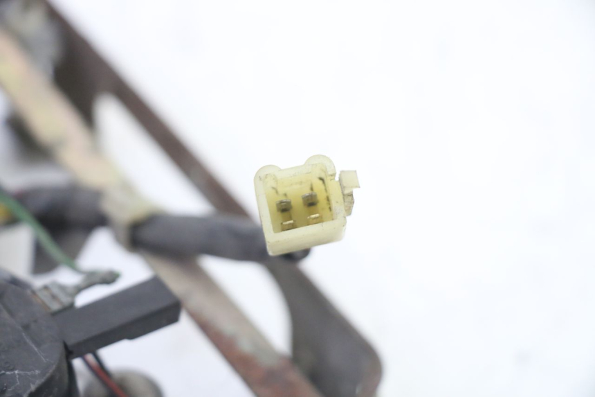 photo de FARO DELANTERO YAMAHA BW'S 100 (1999 - 2002) - Estado de la superficie y material