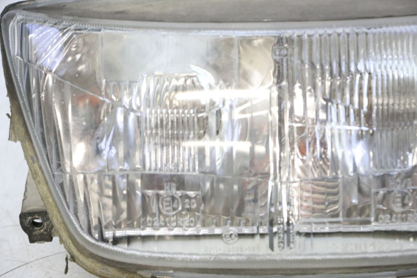 photo de FARO DELANTERO HONDA CBR F SC25 1000 (1989 - 1992) - Primer plano de alta resolución