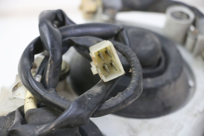 photo de FARO DELANTERO HONDA CBR F SC25 1000 (1989 - 1992) - Detalles de los puntos de fijación