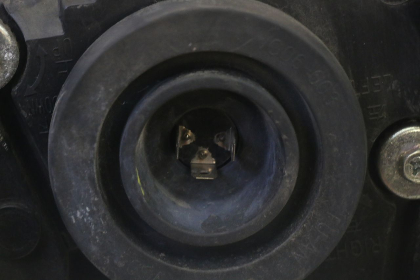 photo de FARO DELANTERO YAMAHA CYGNUS X INJECTION 125 (2007 - 2013) - Zoom sobre los componentes