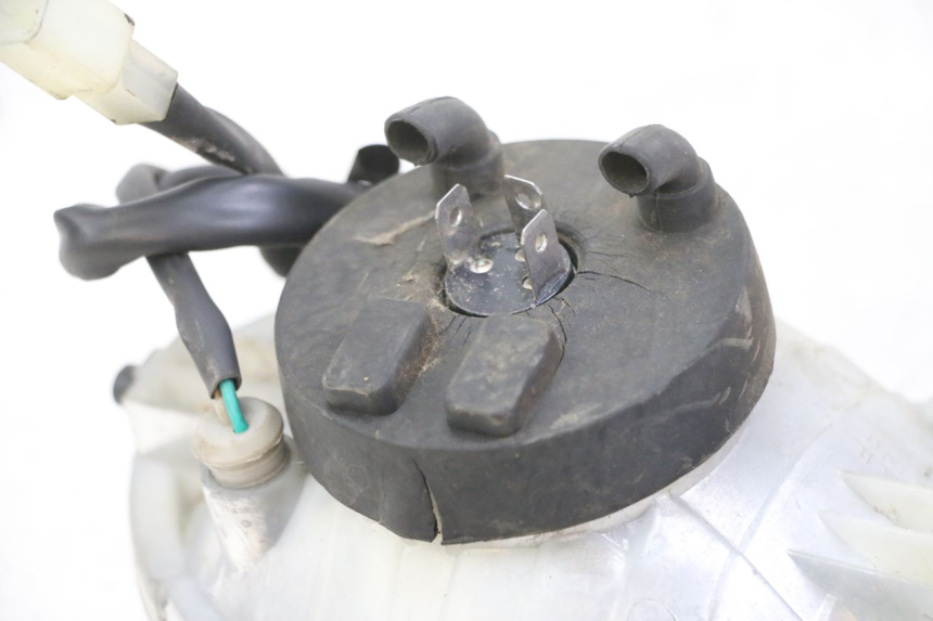 photo de FARO DELANTERO DAELIM BESBI 125 (2007 - 2008) - Estado de la superficie y material