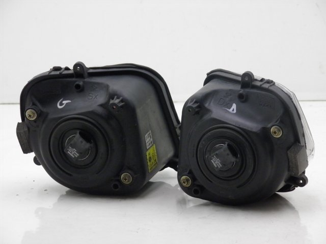 photo de FARO DELANTERO DERBI GP MAX 250 (2006 - 2008) - Zoom estado de uso