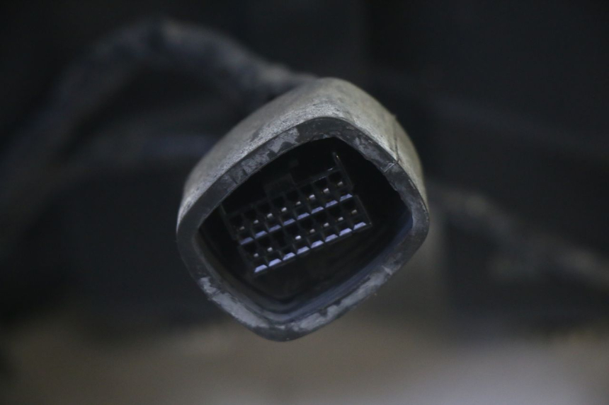 photo de FARO DELANTERO SUZUKI DL V STROM 1000 (2002 - 2007) - Zoom sobre los componentes