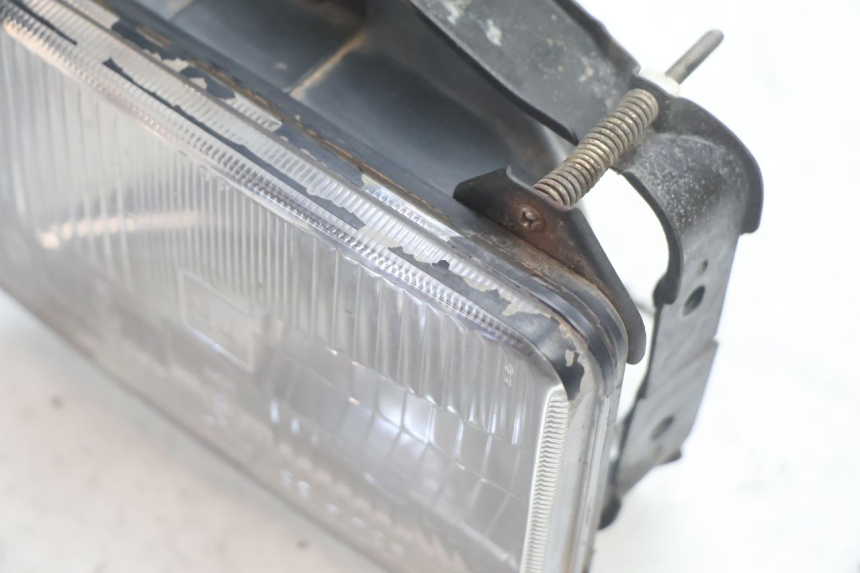 photo de FARO DELANTERO SUZUKI DR S 600 (1985 - 1989) - Otra perspectiva