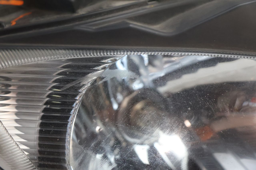 photo de FARO DELANTERO DERECHA SUZUKI BURGMAN EXECUTIVE ABS 650 (2006 - 2012) - Zoom estado de uso