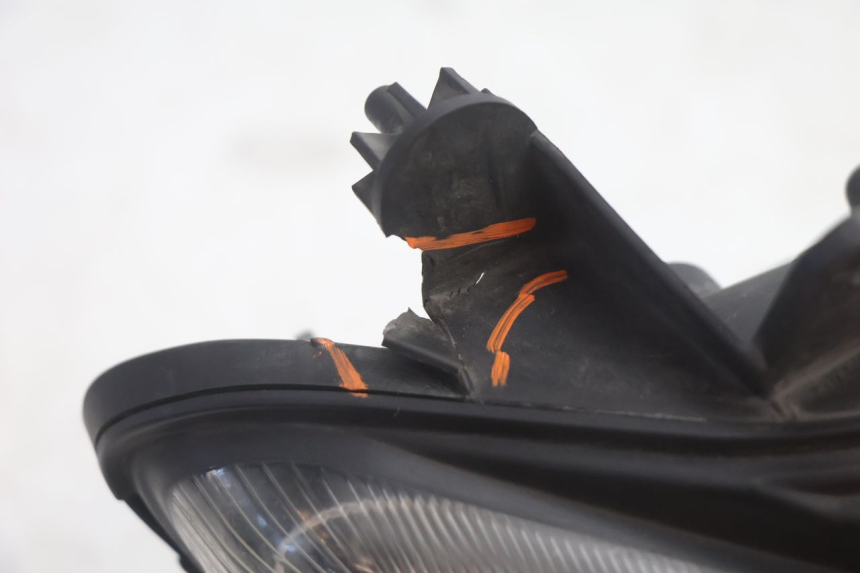photo de FARO DELANTERO DERECHA SUZUKI BURGMAN EXECUTIVE ABS 650 (2006 - 2012) - Otra perspectiva
