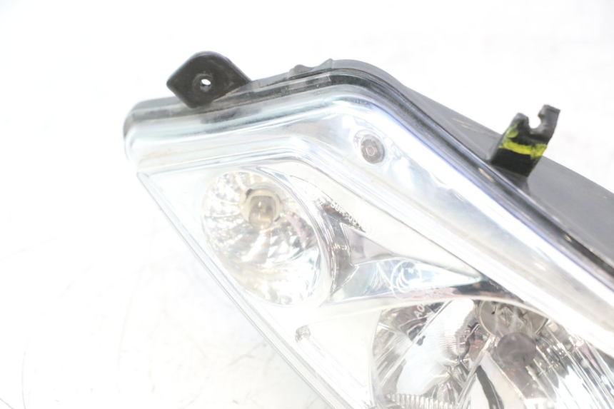 photo de FARO DELANTERO DERECHA PEUGEOT CITYSTAR 2T 50 (2018 - 2021) - Primer plano técnico