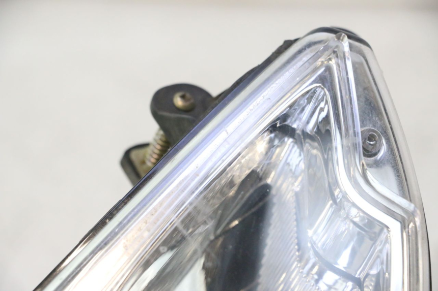 photo de FARO DELANTERO DERECHA PEUGEOT CITYSTAR 2T 50 (2018 - 2021) - Marcados y referencias originales