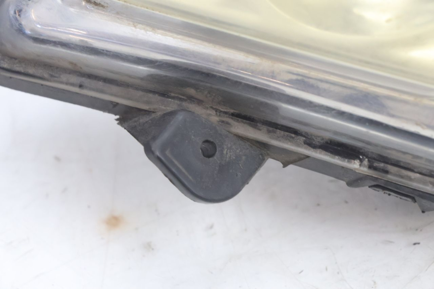 photo de FARO DELANTERO DERECHO PEUGEOT CITYSTAR 125 (2011 - 2017) - Zoom estado de uso