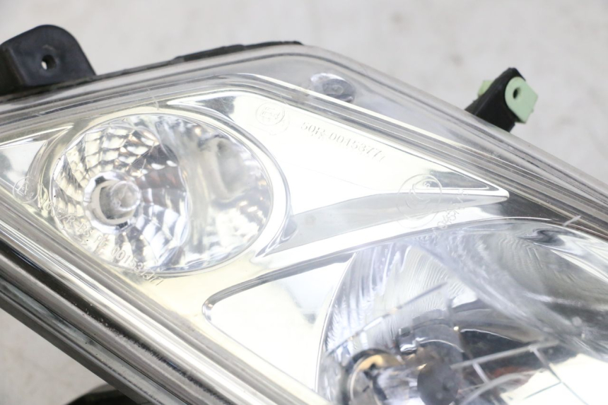 photo de FARO DELANTERO DERECHO PEUGEOT CITYSTAR 50 (2013 - 2017) - Primer plano de alta resolución